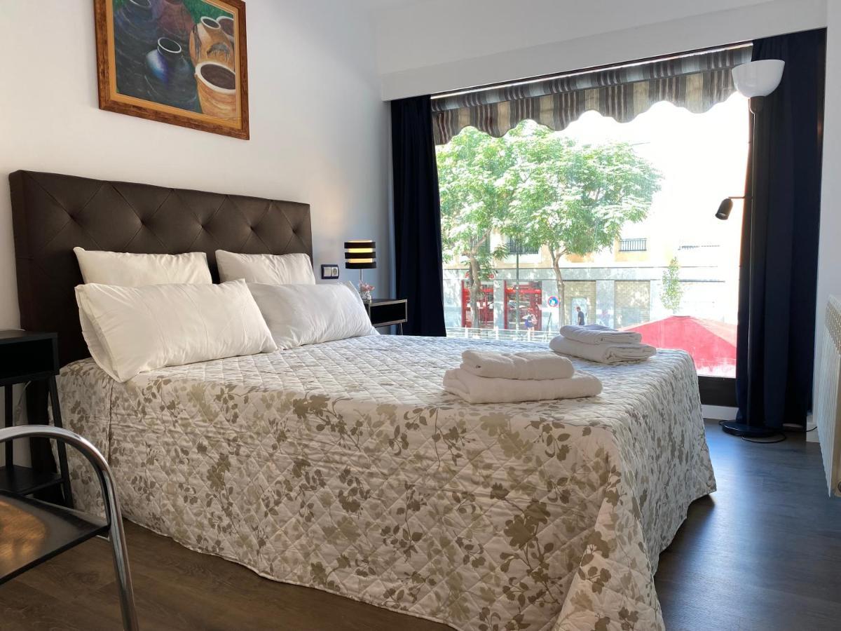 Lc Apartamentos Cesar Augusto Zaragoza Ngoại thất bức ảnh